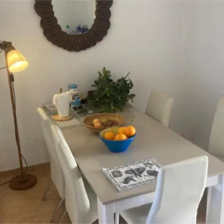 Privada En Casa Tranquila En Cerca De Sitges منزل للإقامة *